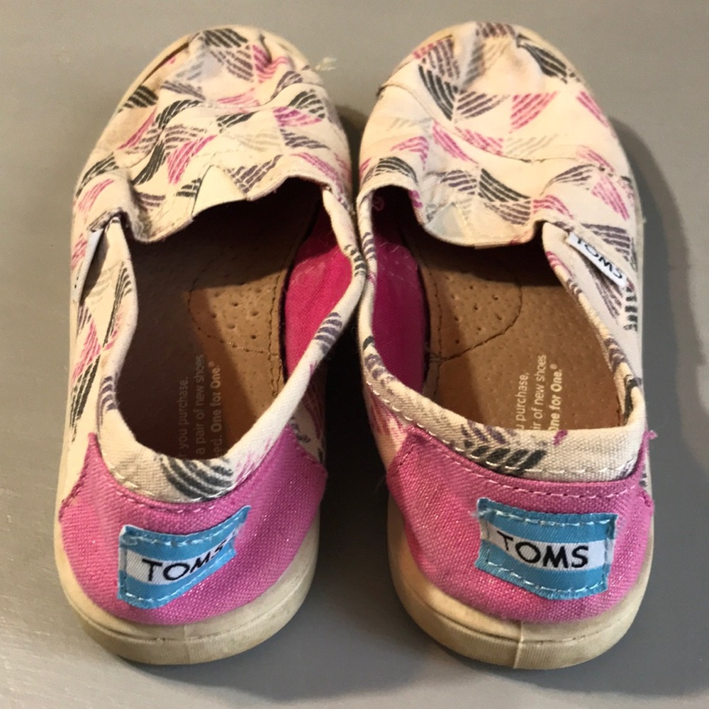 Toms!  Size 2, this pattern was at Target.